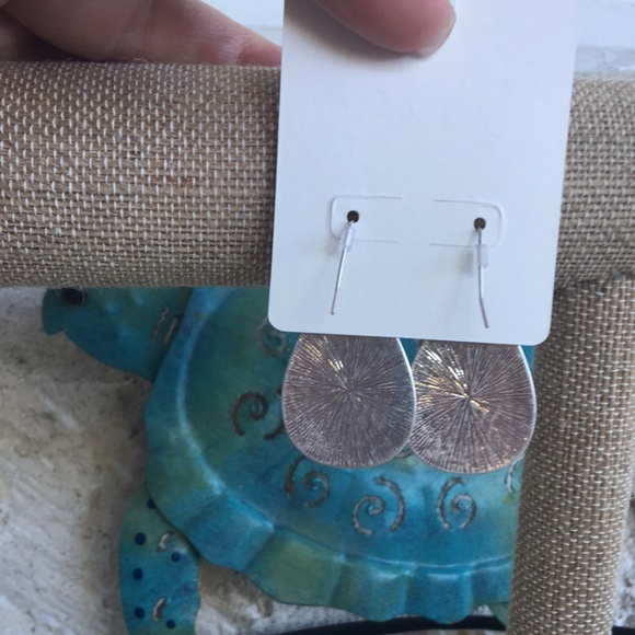 RESTOCKED! Hammered Silver drop earrings - Picture 5 of 6